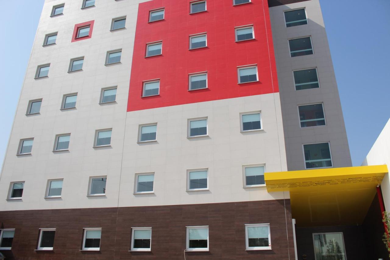 Hi! Fundidora Capsule hotel